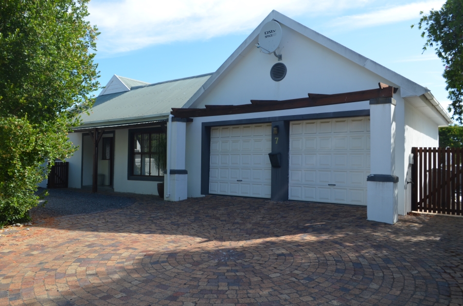 To Let 3 Bedroom Property for Rent in Zevendal Western Cape